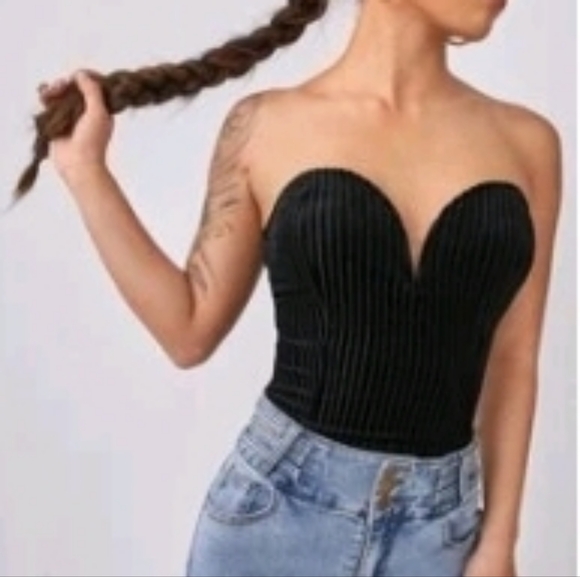 SHEIN Tops - SHEIN Zip Back Velvet Tube Top